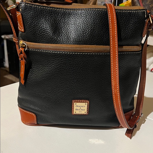 Dooney & Bourke Handbags - Dooney and Bourke pebbled grain Crossbody black purse